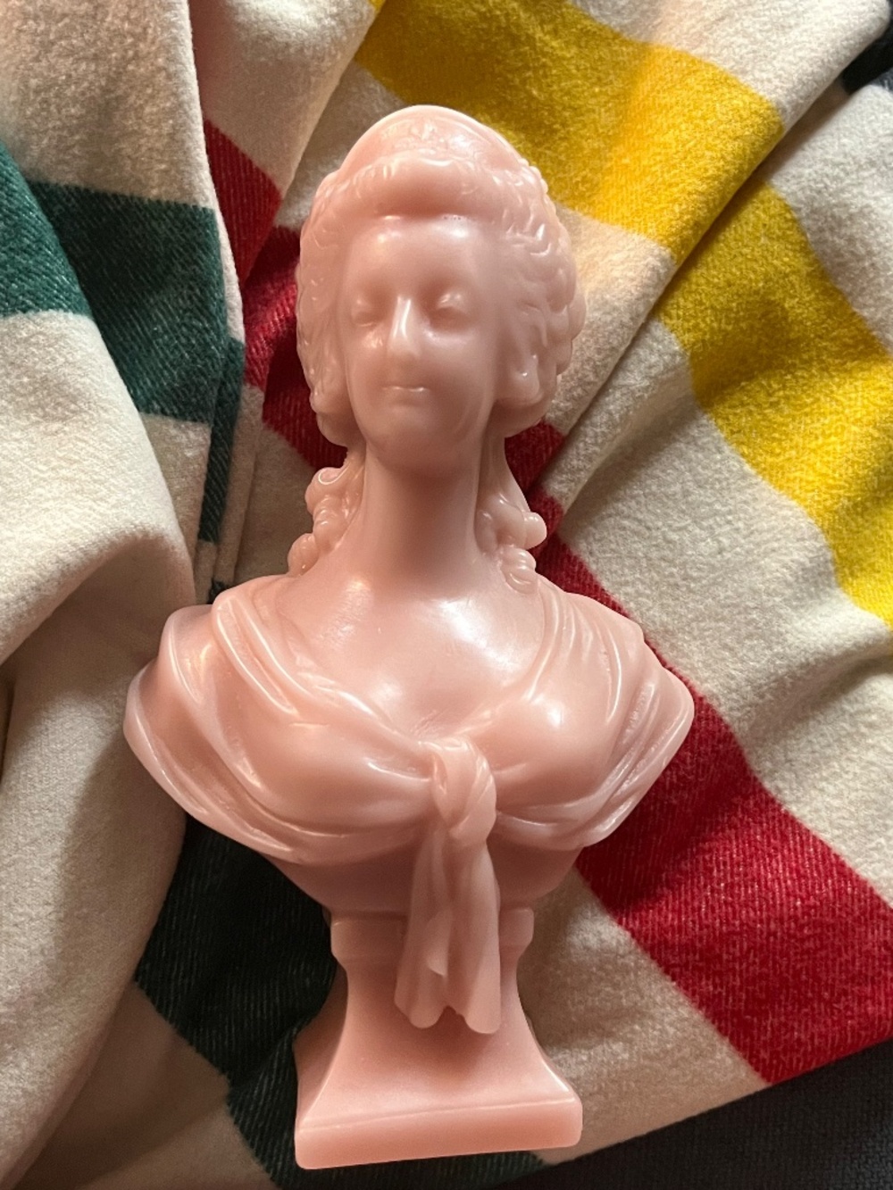 Cire Trudon Marie Antoinette bust candle in rose - Picture 16 of 16